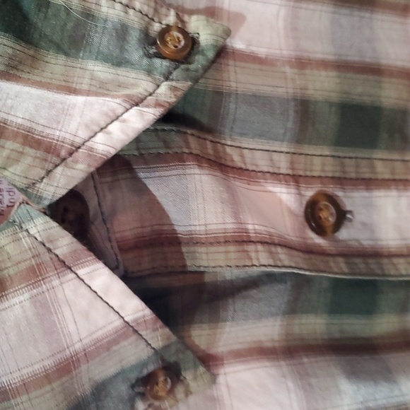 Carhartt green plaid SS button down shirt. Size small - Picture 10 of 10